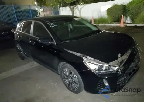 2019 Hyundai Elantra Gt z USA, uszkodzony, nr VIN KMHH35LE8KU117878